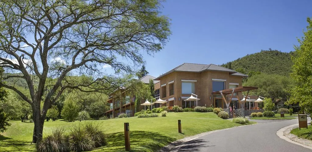 Altos de Belgrano Hotel Cabañas Golf y Spa-1